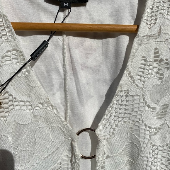 Alexia Admor long sleeve lace top size medium - Picture 2 of 5